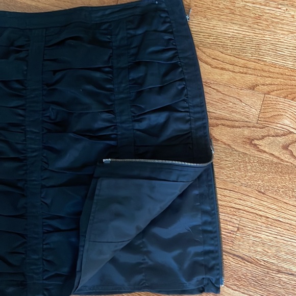 Nanette Lepore Skirt Black Ruched Lined Side Zippers Great Design Sz 8 PERFECT - Picture 6 of 8